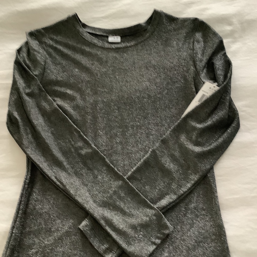 three dots long sleeve black/silver t-shirt size small